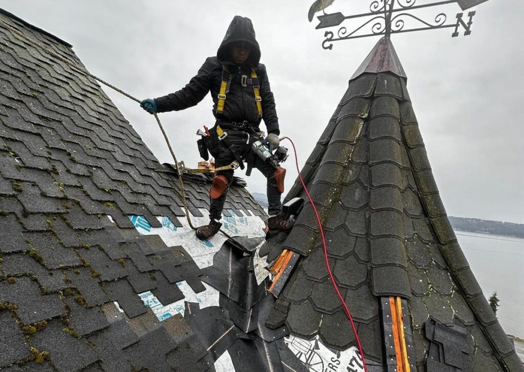 Roof Repair in Edgewood WA